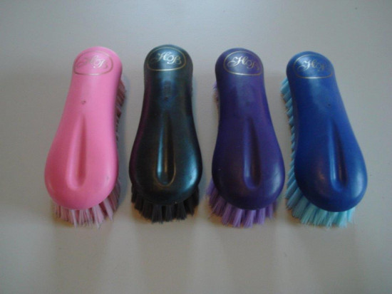 1613A HB face brush display-Zwart-1-Maat