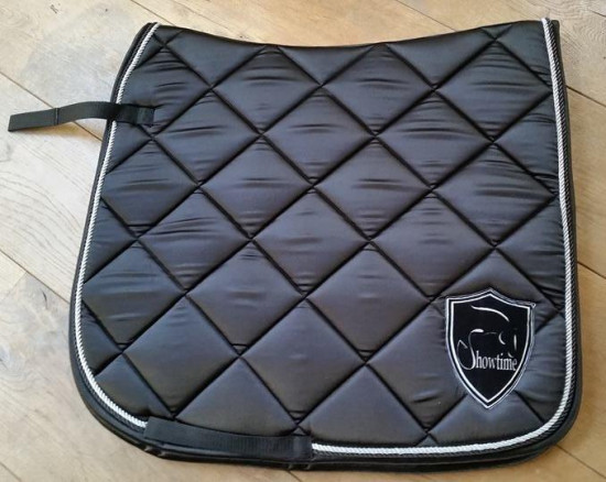 620A HB Showtime satijn dressuur dekjes Zwart Pony DR