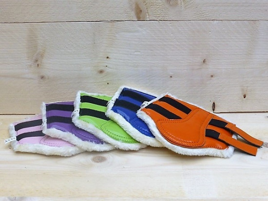 Beenbeschermers lak kleine maat in 5 kleuren